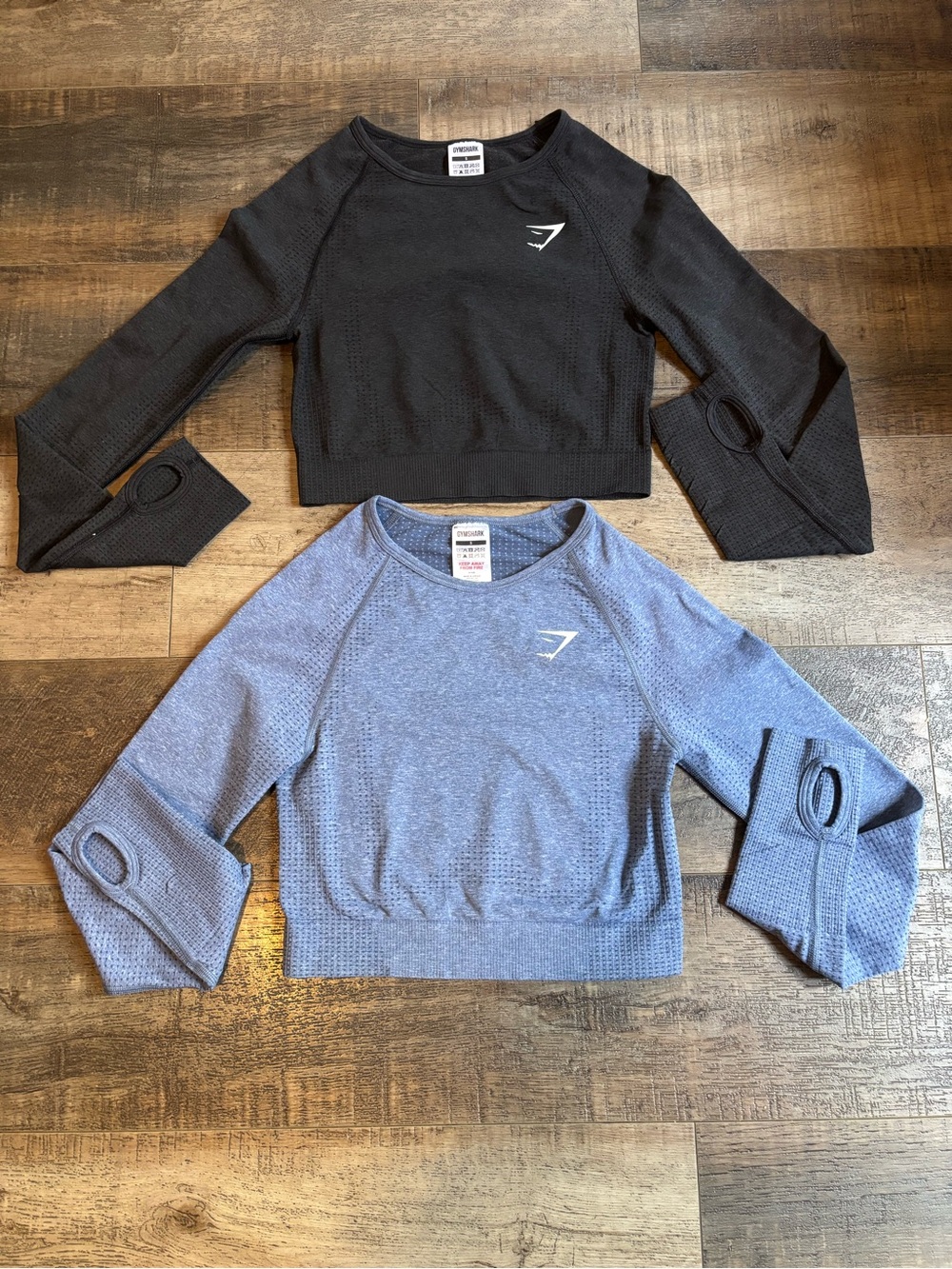 Gymshark Cropped Long Sleeve Tops - Black & Light Blue